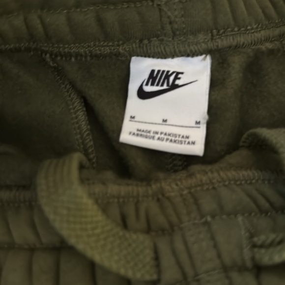 Nike joggers. Men’s size M. NWT. - Picture 3 of 3